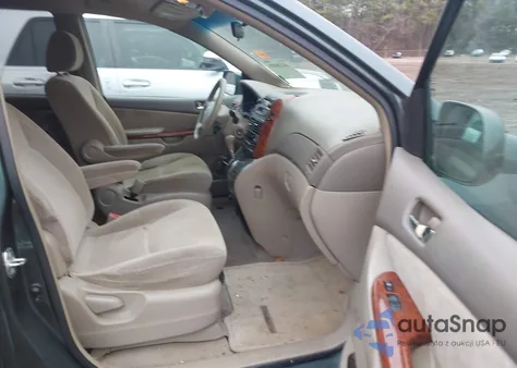 2004 Toyota Sienna Xle from USA, damaged, VIN 5TDZA22C04S082998